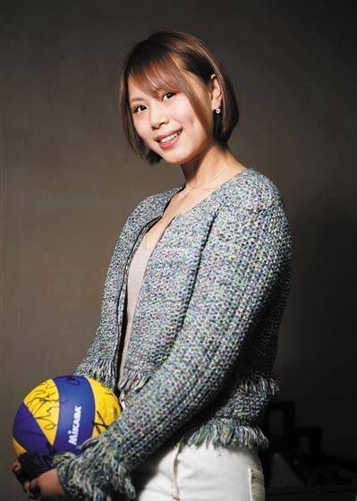 女排前队长,笑靥如花女神范,30岁得郎平厚爱,依旧为梦想而行_曾春蕾
