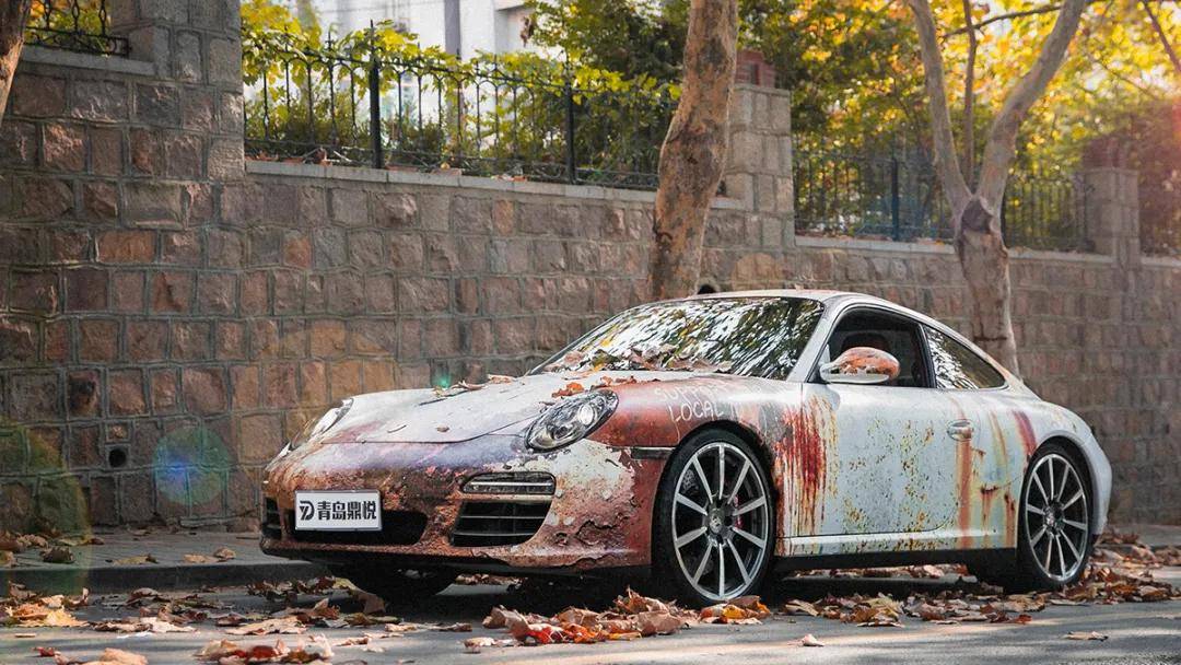 隐藏在破烂不烂车身下的暴力机器保时捷9972铁锈做旧贴膜