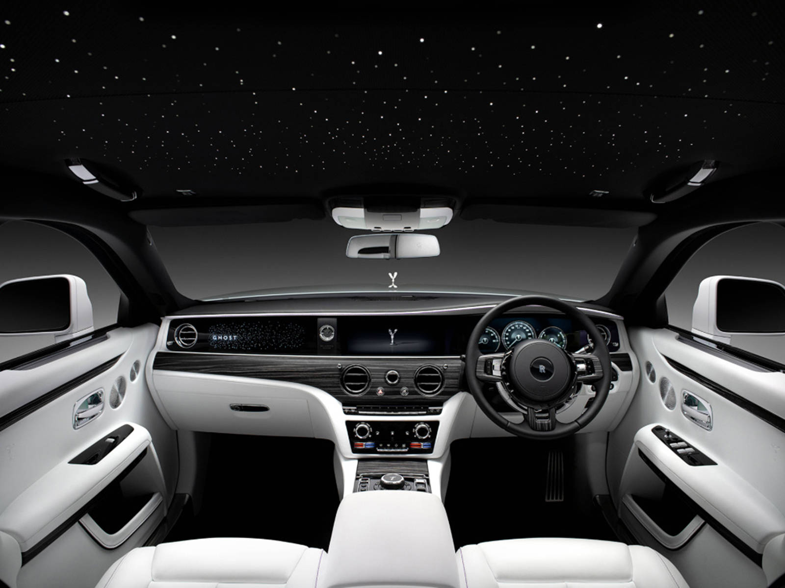 逐渐摆脱宝马味2021款劳斯莱斯古思特暗自升级