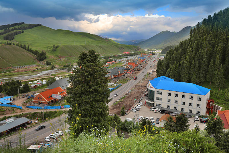 是独子山大峡谷,奎屯河大峡谷,巴音沟,乌苏温泉,唐布拉风景区,乔尔玛