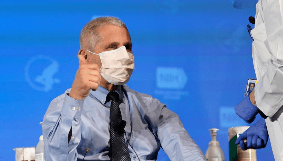 还有美国卫生和公共服务部部长阿扎尔,美国国立卫生研究院院长柯林斯