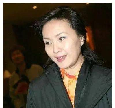 多情与绝情的屠洪刚3个孩子3个妈亲生儿子借20万网贷度日