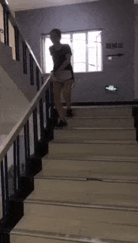 搞笑gif段子:姐妹们,新娘知道你们这样子,会不会跟你们绝交啊.