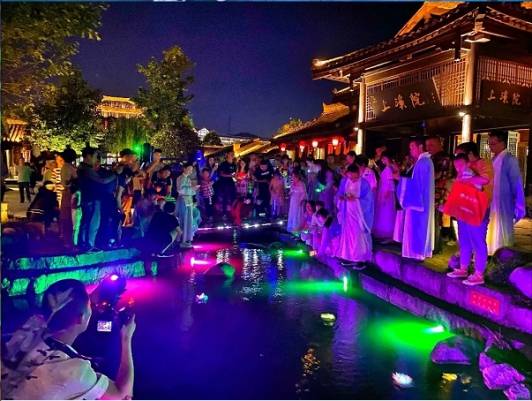 穿汉服、放河灯，陕西汉中诸葛古镇2021元旦活动突出传统味道