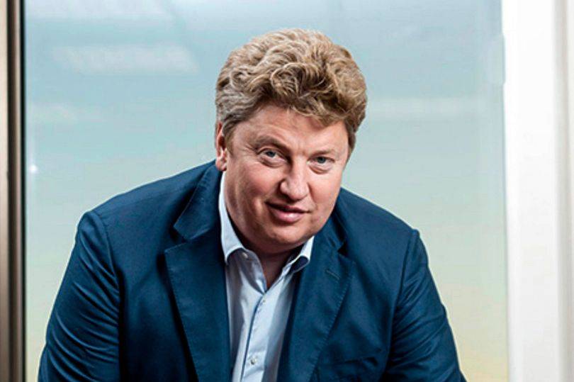 原创俄罗斯富豪感染新冠刚刚好带神秘女子海边度假结果突然就猝死