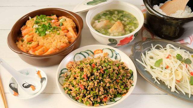 原创小两口的日常晚餐3菜1汤都是简单家常菜经济实惠又好吃