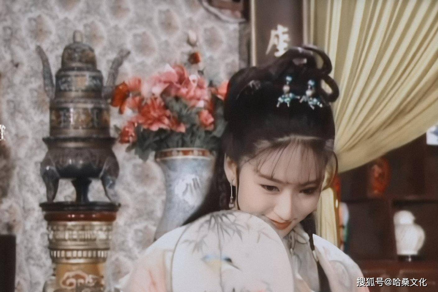 她就是张玉嬿角色本人也因此一炮而红而她,胜在了精致陈晓旭胜在气质