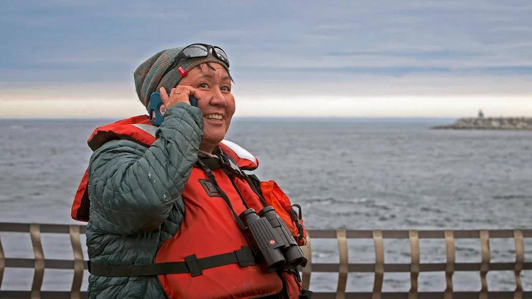 在白令海峡小迪奥梅德岛的因纽特人社区,环境协调员奥皮克·阿金加说