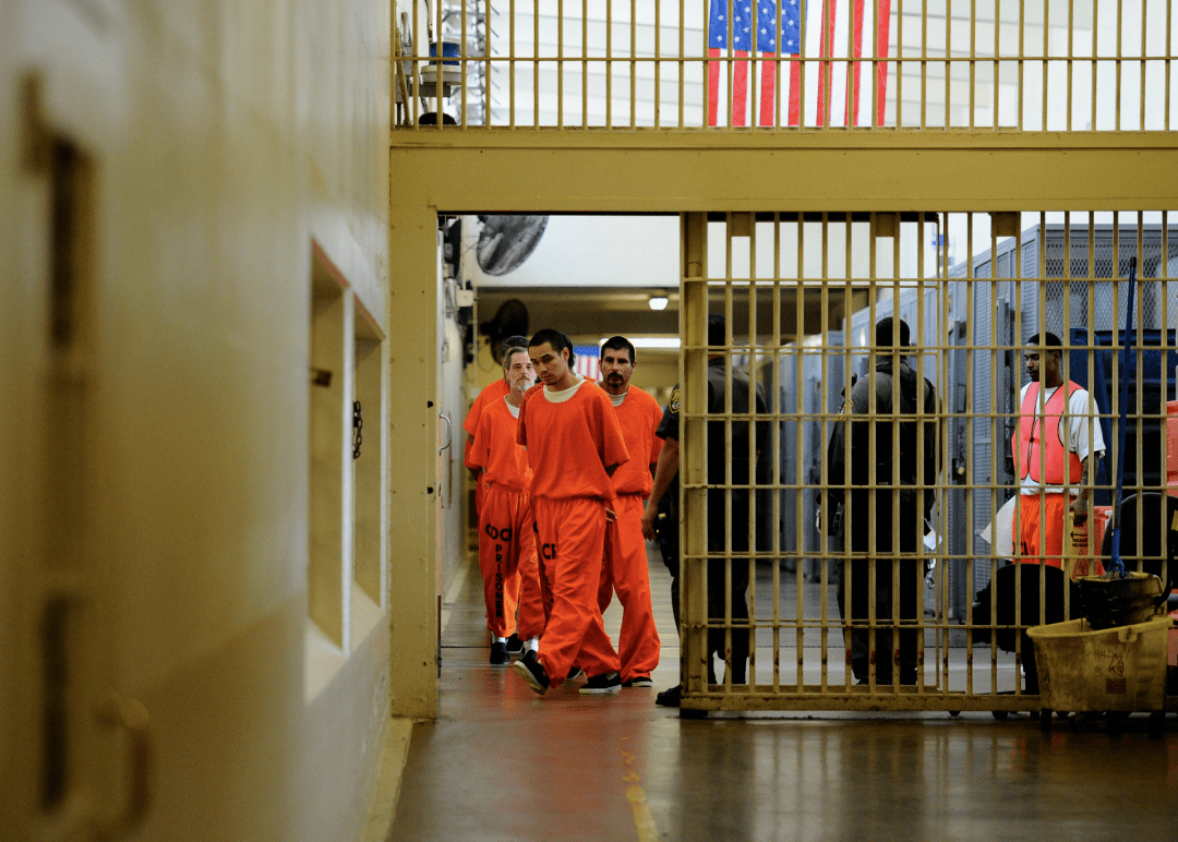 原创美国私营监狱产业化所有东西明码标价美国警察为生意拼命抓人