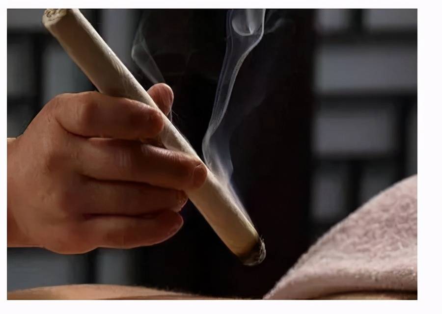 长期失眠有害健康,艾灸调理效果出色