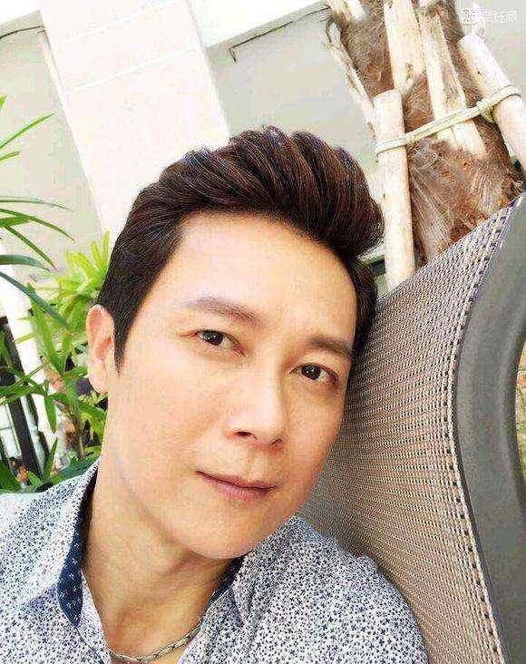 原创最帅的反派专业户王灿因病遗憾退圈现成4个非洲孩子的爸