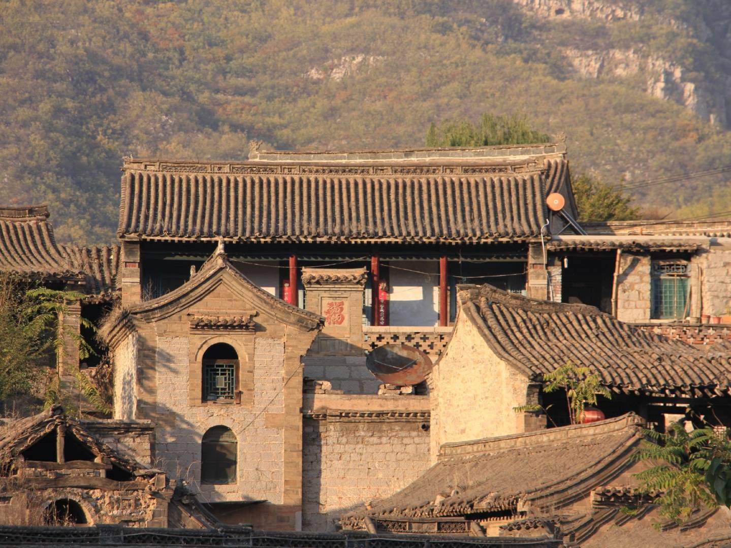 河北有一千年古村,藏匿于群山之中,完整保留明清时期建筑风格