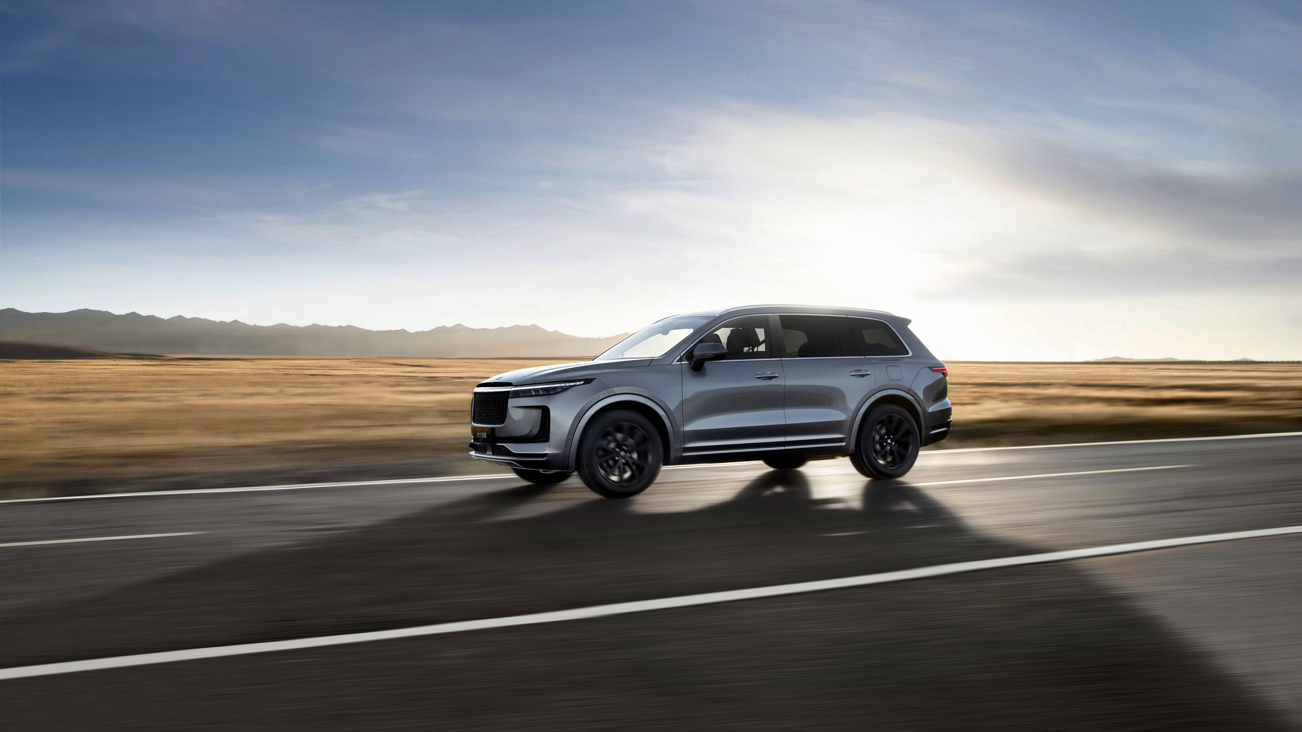 理想one成功了销量仅次于途昂一箱油跑2周还带自动泊车