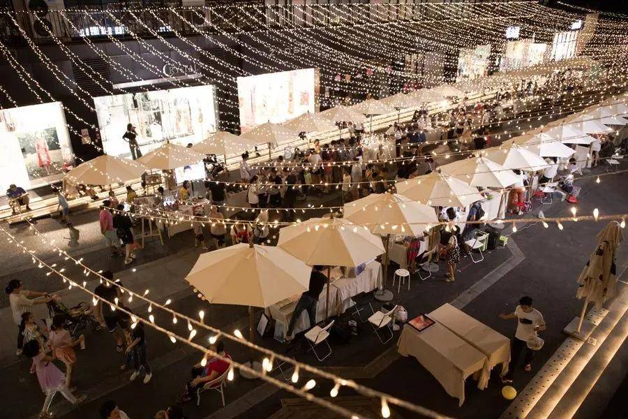 摆摊:生活其实可以很好玩