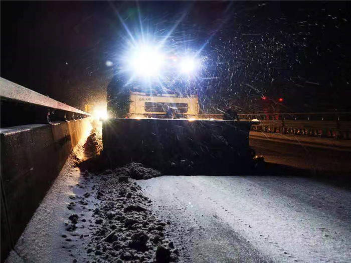 (2)`裡運河京杭運河特大橋撒鹽除雪205國道丁集立交剷車除雪235省道鋼