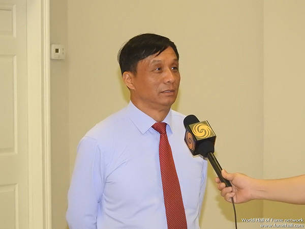 中美世纪友好书法作品大展休斯敦刮起王文大师中华魏书旋风