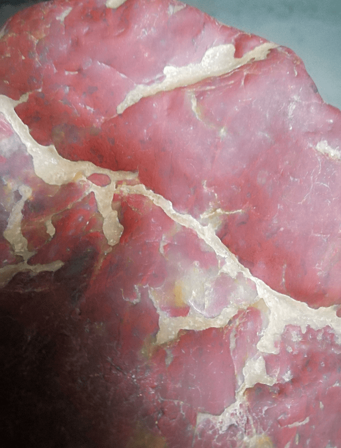 鸡血石原石种类图图片