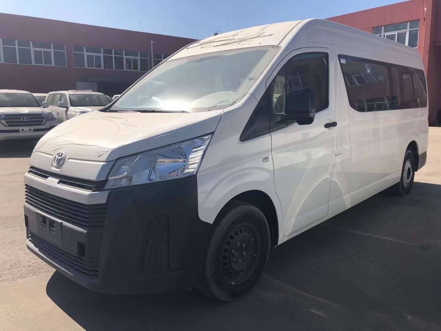 原创新款丰田海狮mpv亮相港口,2.8t 6at,油耗8升,实车真帅气!