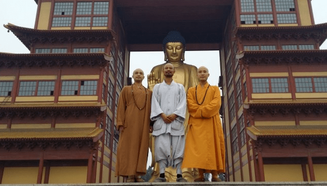 达照法师一家5僧1居士,自己剃度出家后亲人陆续出家,佛缘深厚