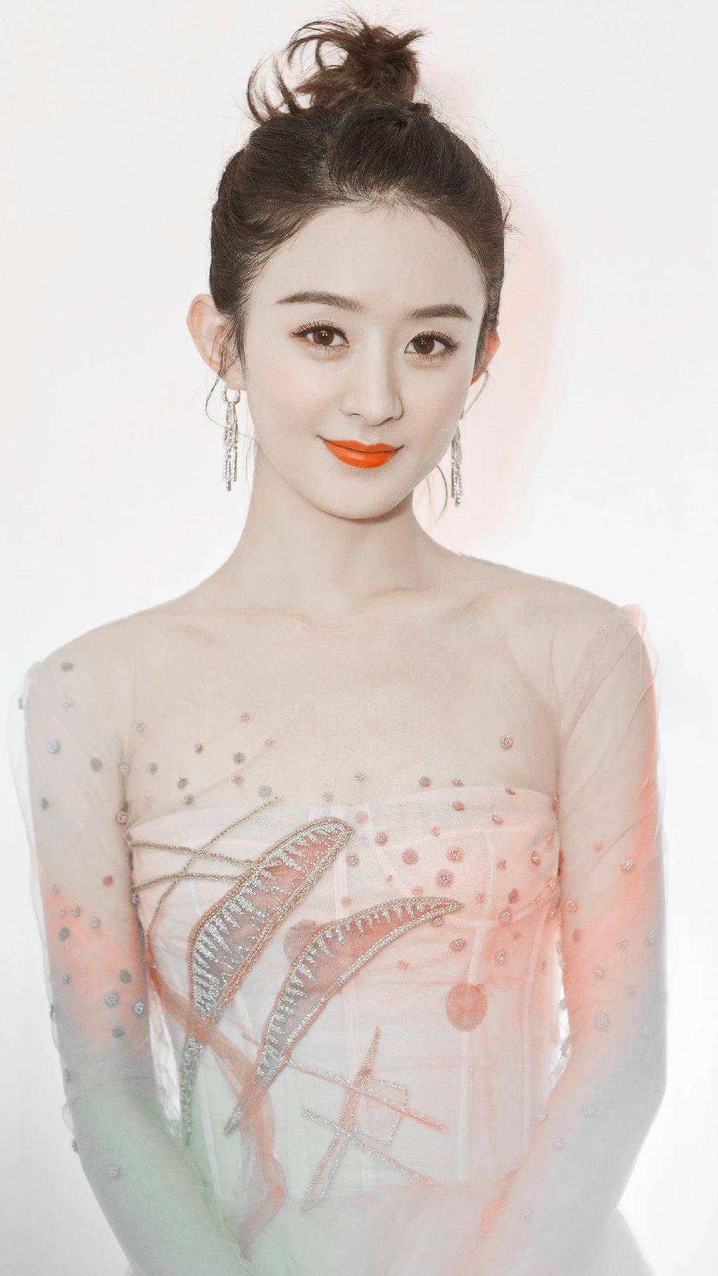 来自赵丽颖粉丝的表白卡:跨过2020年,希望都有一个幸福健康的2021年!