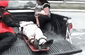 搞笑gif段子6你这一跤来得猝不及防啊