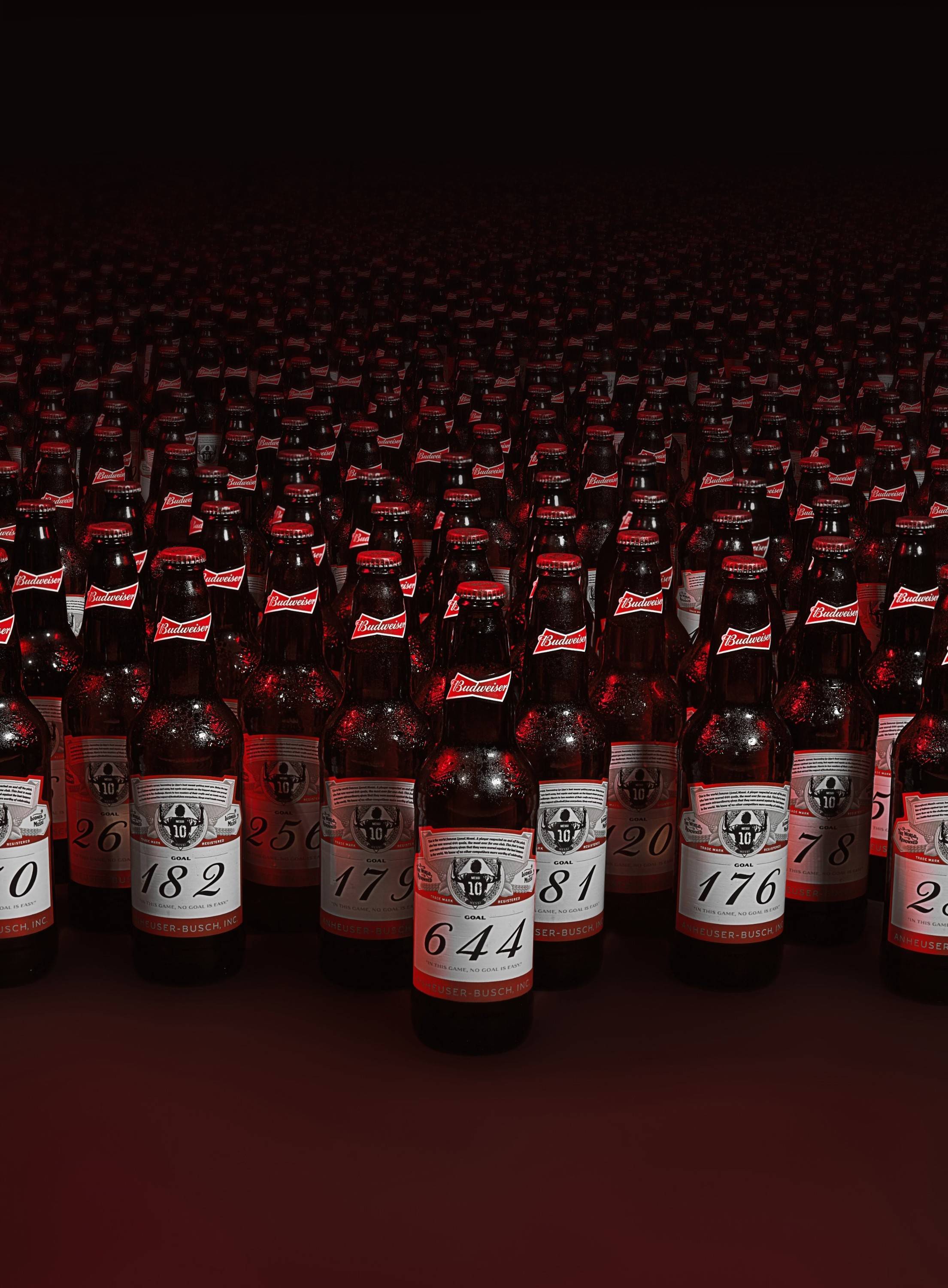 百威给梅西对手送出644瓶酒:品牌为何需要新闻策划?