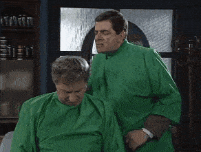 原创搞笑gif段子4汽车都陷进泥里了你还先让人拿你包看来包比你命还