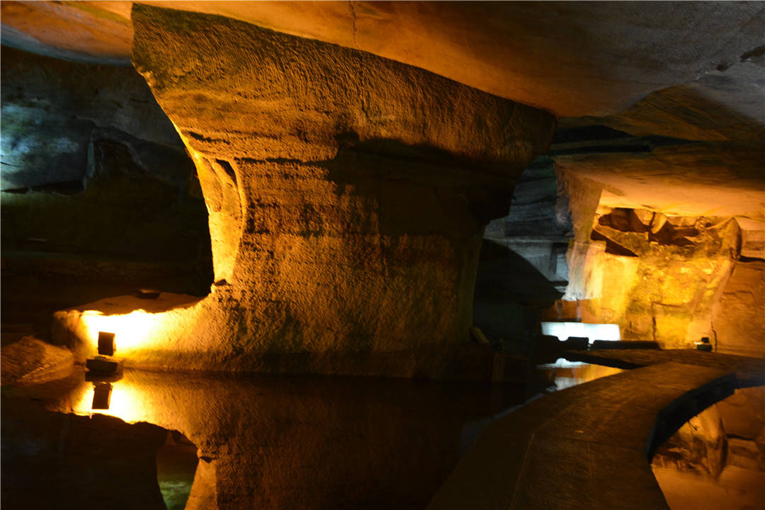 安徽一座1700年前的石窟，深度达170米，是谁建造的？