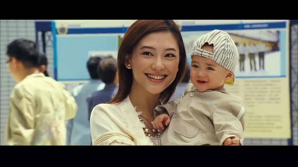 成龙古天乐主演的宝贝计划剧情介绍,孩子的爷爷和父母为了争夺孩子,各