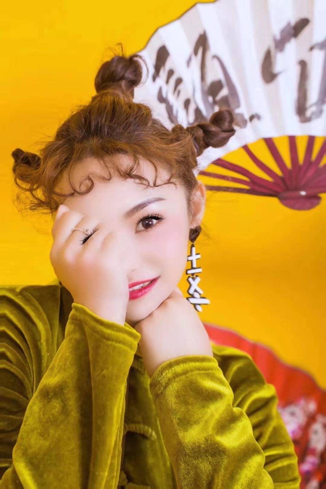 华语乐坛清纯女歌手清纯佳人曾雅欣第二十首单曲 《退路》即将上线.