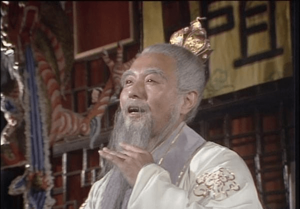 老之术,而是让孙悟空学一些简单的变化和法术,闲时就让孙悟空挑水砍柴