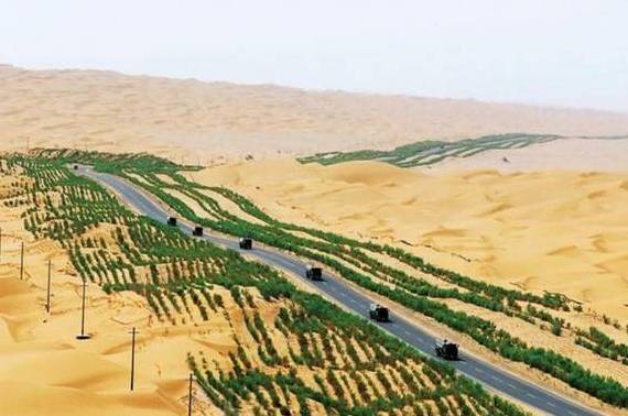 全球最长的沙漠公路，436公里“绿色长城”，中国再次惊艳全球