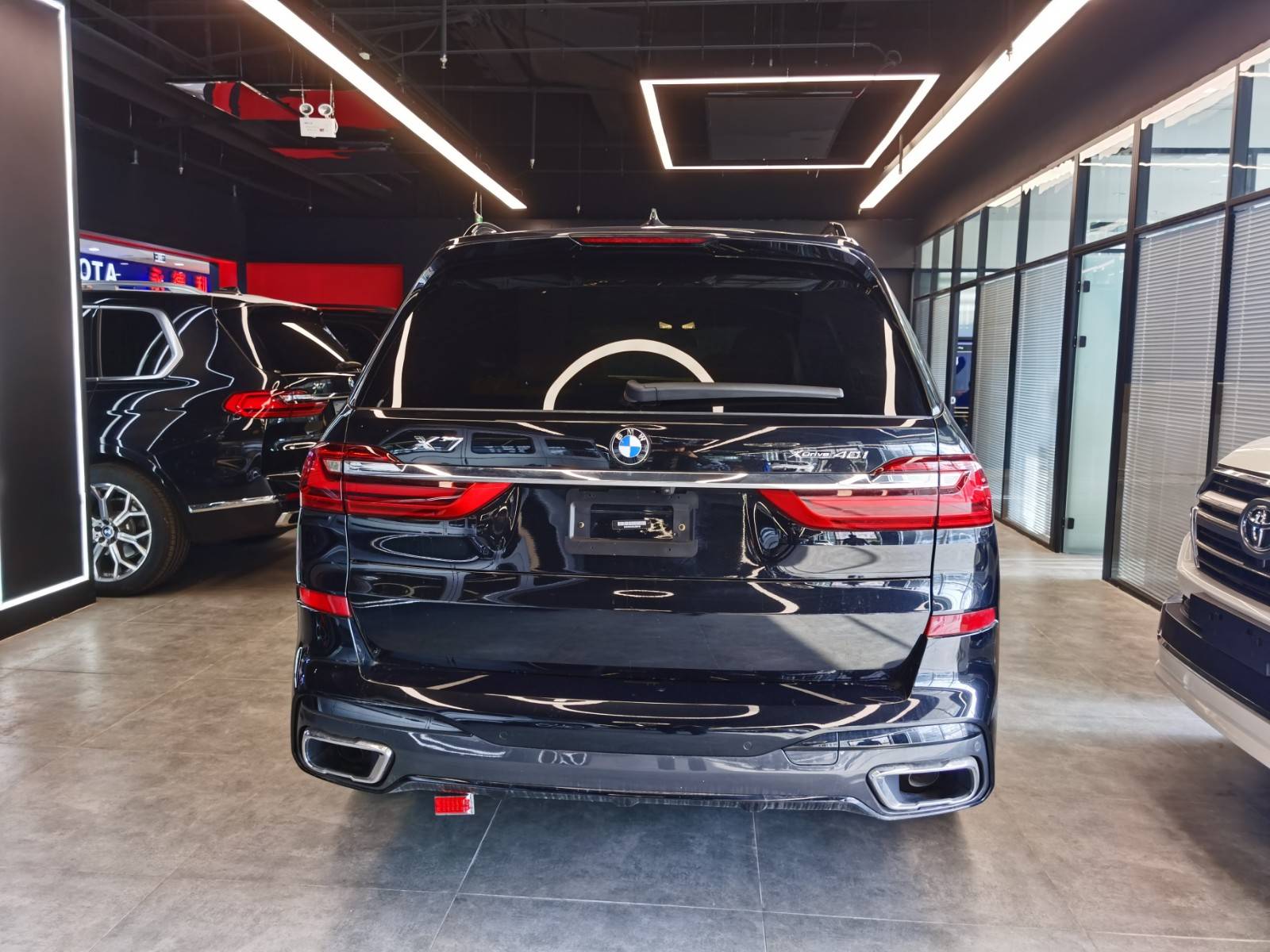 2020款宝马x7时尚七座suv畅销全国现车促