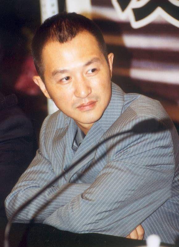 34岁却死在母亲怀里,他曾因《大中国》一夜成名,网友:痛心!_高枫