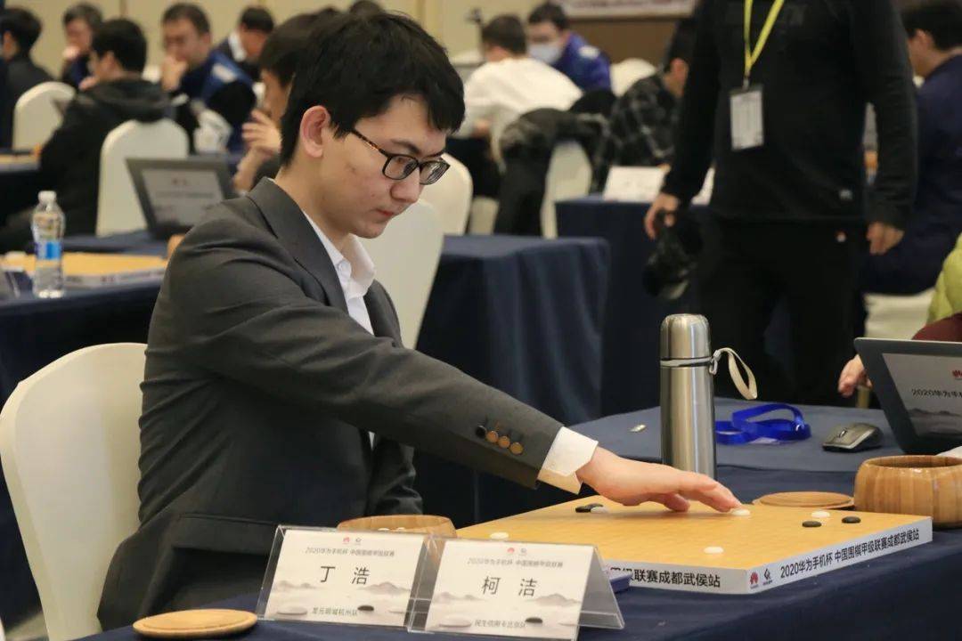 弈客评选 2020年度十大中国棋手(下)_杨鼎新