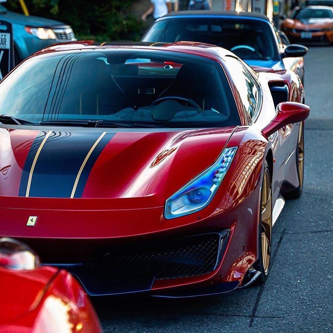 赤红超跑法拉利(ferrari)488 街拍