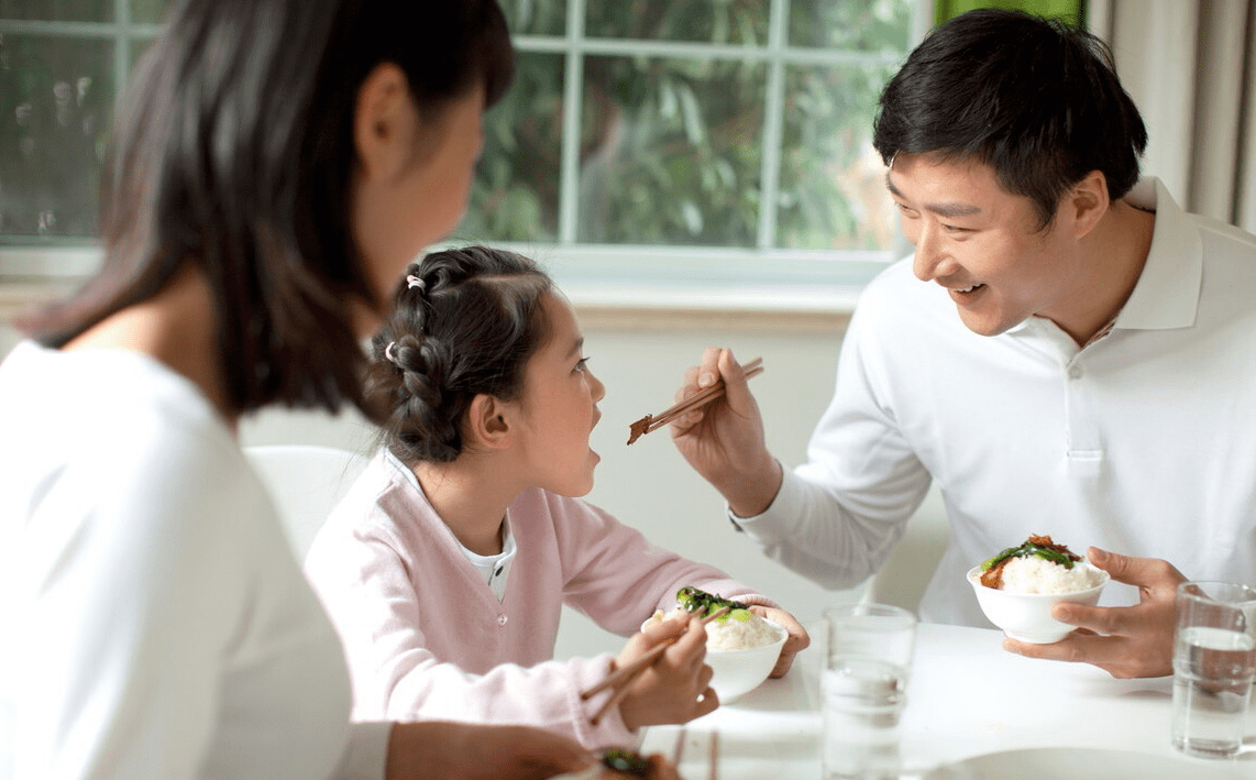 原创亲情是一种深度友情是一种广度而爱情则是一种纯