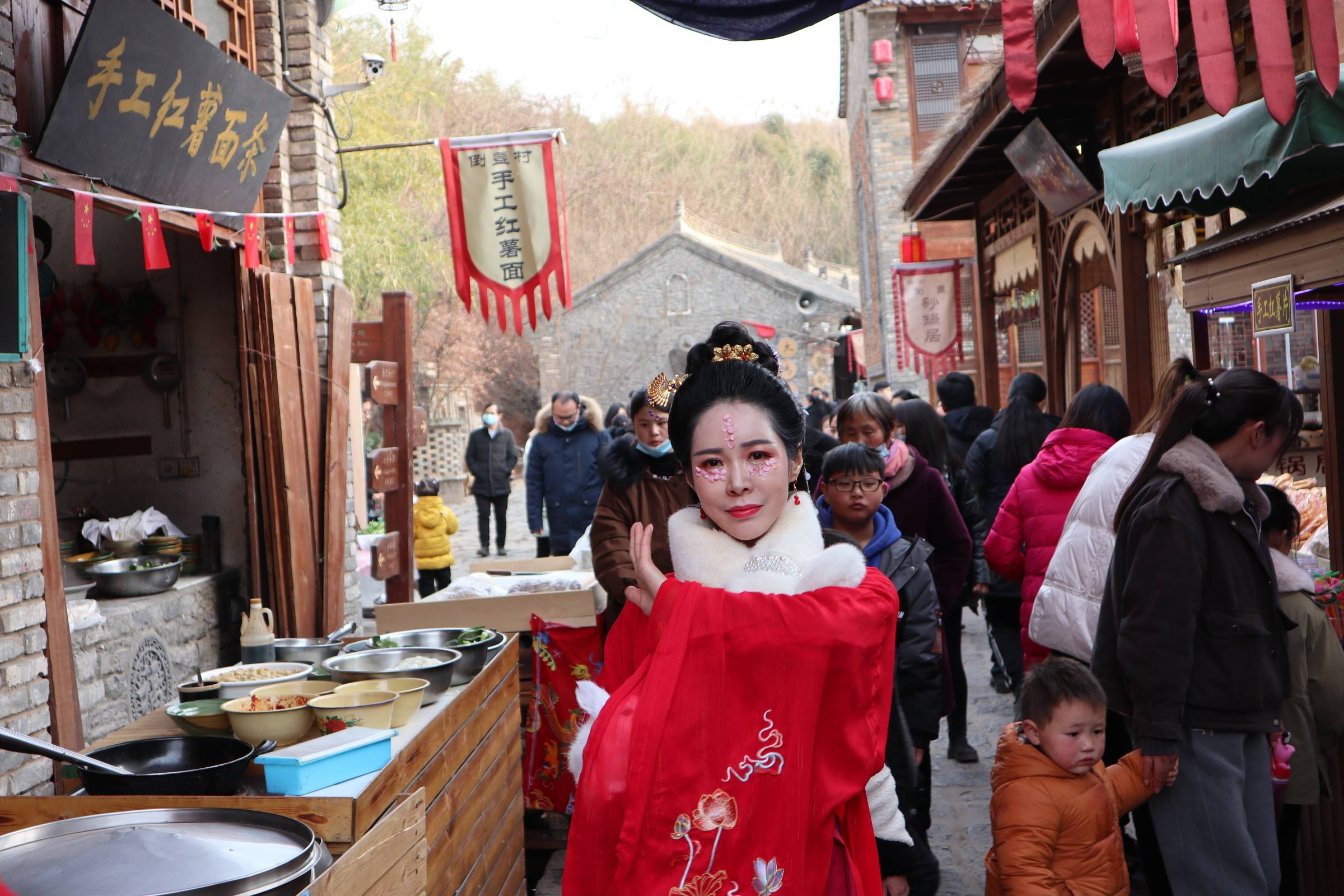 新年伊始倒盞村喜迎客流高峰