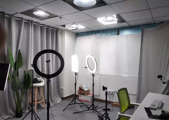 首席新媒体黎想教程:直播间流量低?试试这几招!