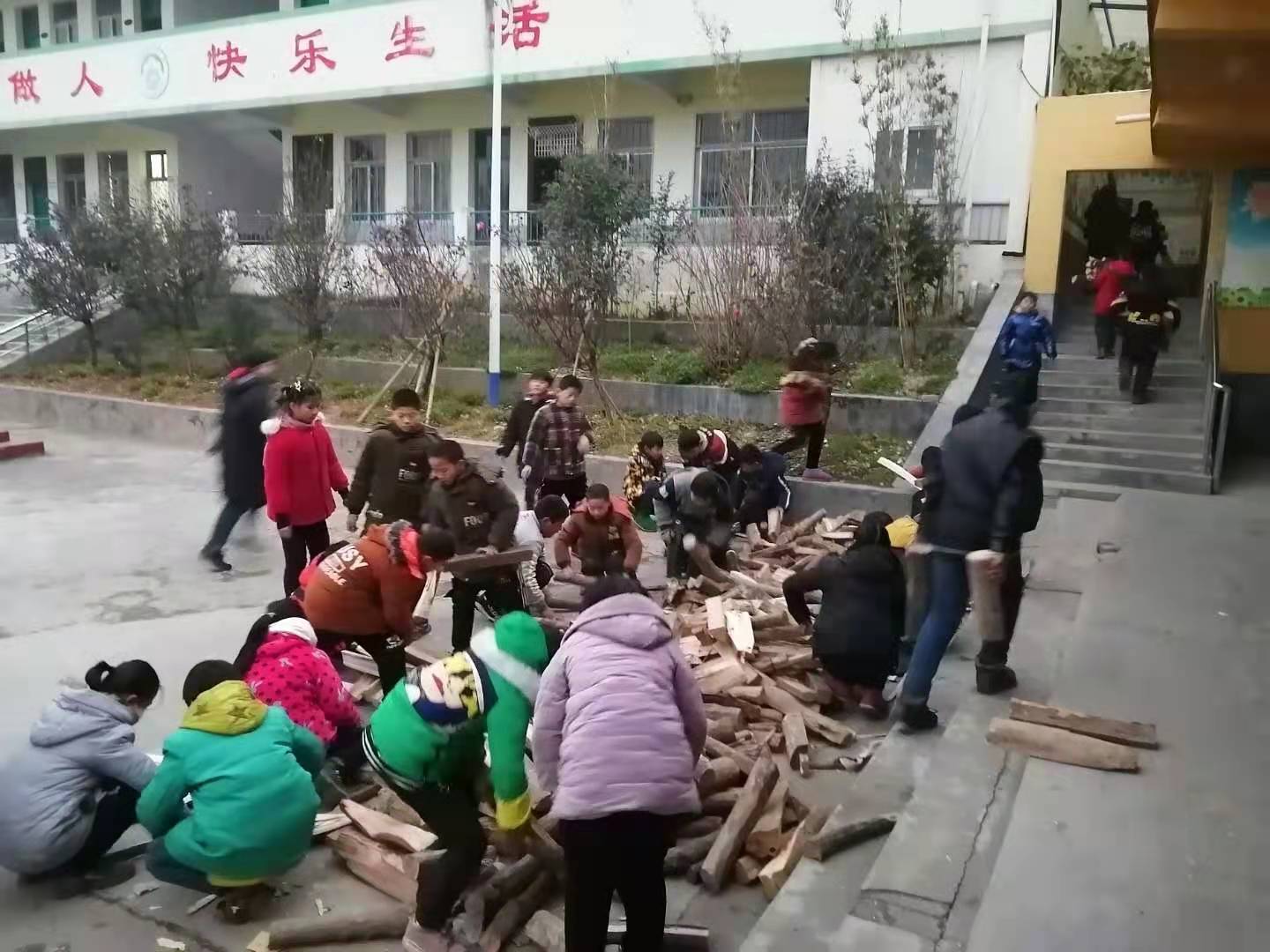 桃溪镇石碑营村小学:劳动实践课 教育更多元
