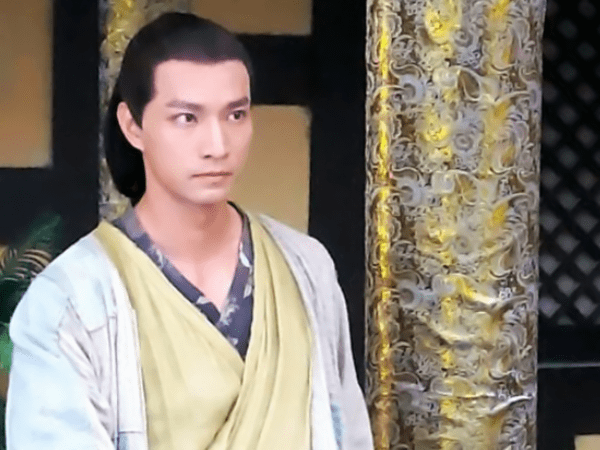 原创有种整容叫花千骨的朔风如今穿上西装帅到不敢认