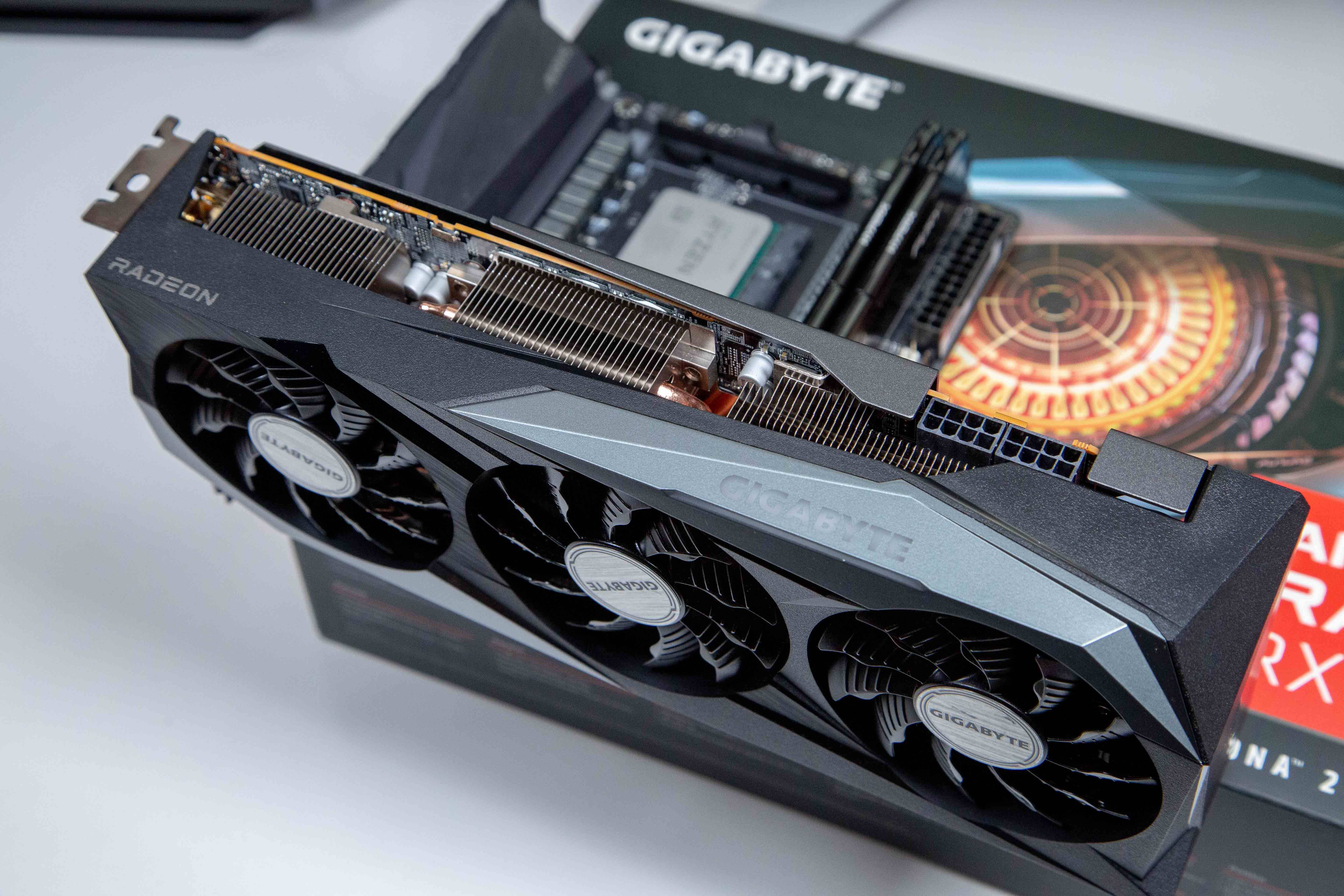 开启sam后:技嘉amd rx 6800 gaming oc魔鹰表现如何?