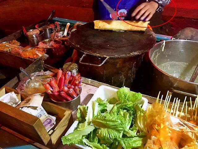 "你会让孩子吃地摊食品吗?"九成以上的父母,都会选择这个答案