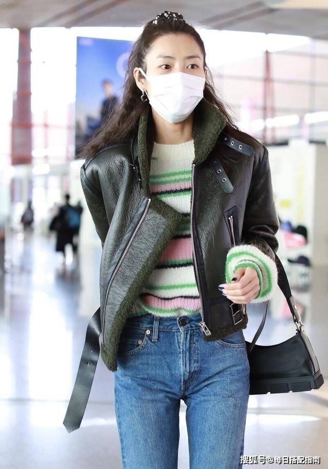原创关晓彤过冬真实在穿羊羔毛外套配紧身裤这身材和大长腿太吸睛