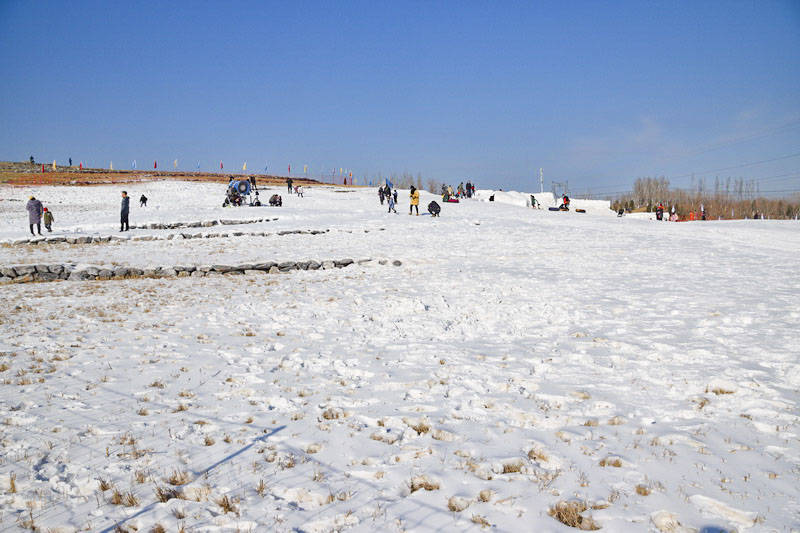 北京温榆河公园的冰雪欢乐季
