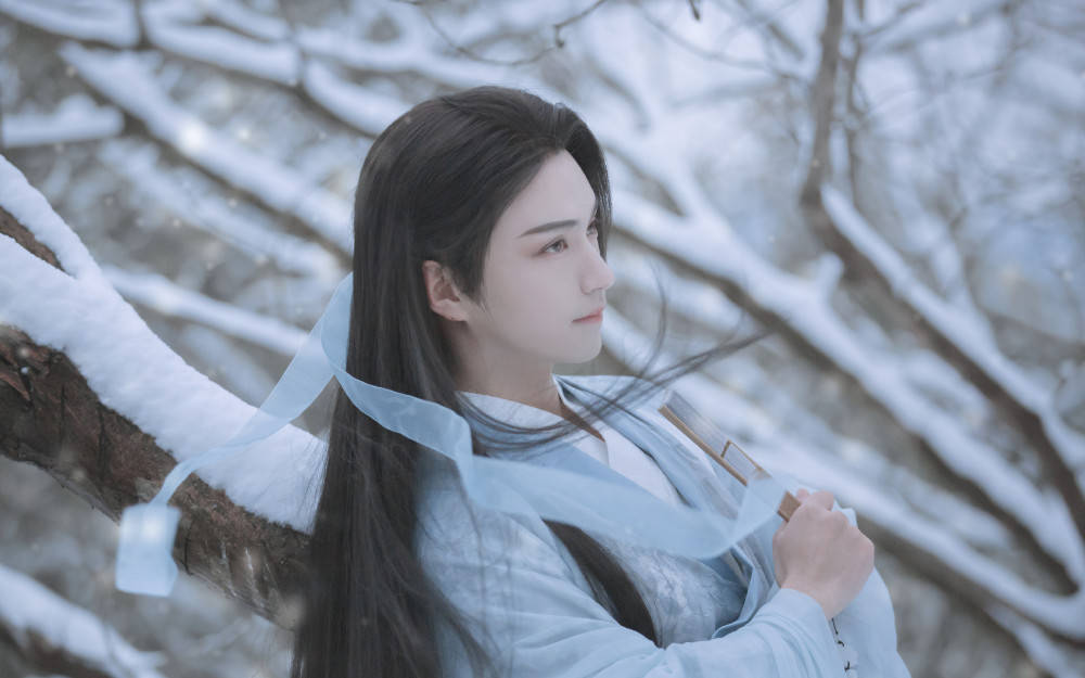 戴上假发穿上汉服,大叔瞬间变帅小伙,好惹眼_楚淇