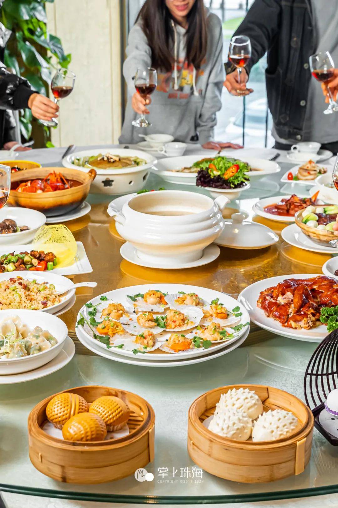 自然免不得尝尝新品啦,听说美味之余,还通通蕴含好意头呢,很适合年下