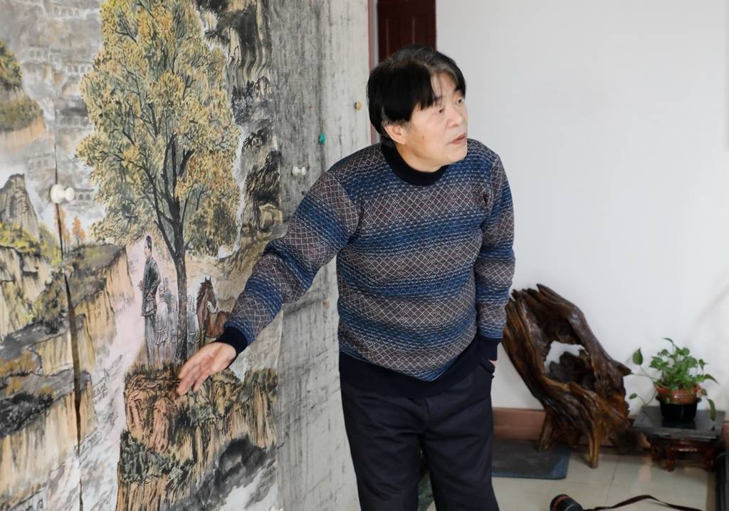 康平院长点评作品近年来,陕西大长安国画院在康平院长的领导带动下