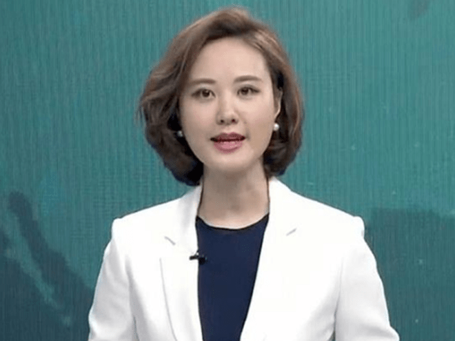 她是央视美女主持曾在节目上与专家互动引争议如今38岁仍单身