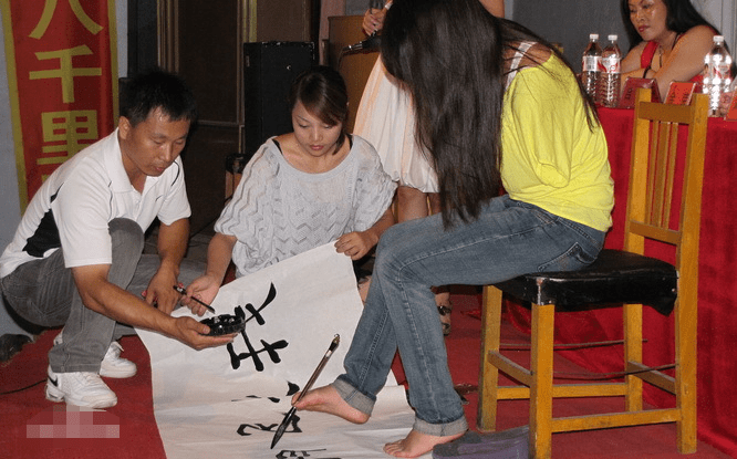 非诚勿扰无臂女孩,台上与小伙牵手成功台下却被甩,如今怎样了?_雷庆瑶